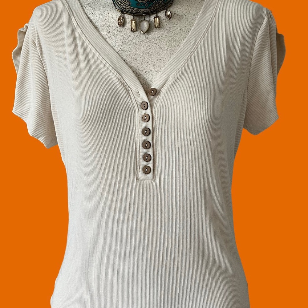 NWOT - HYFVE T-TOP BUTTON UP STYLISH SIZE L